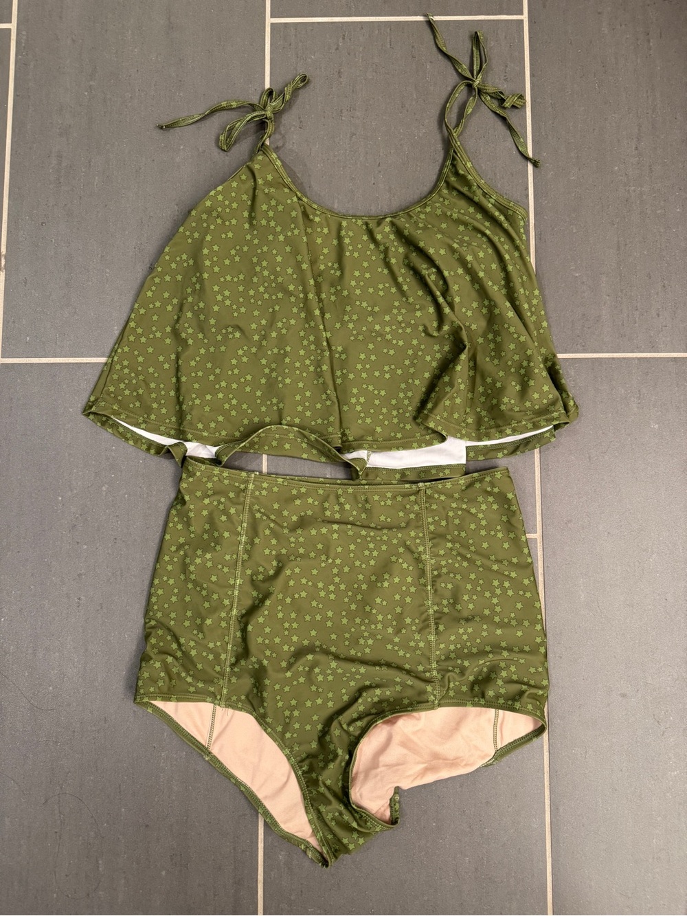 Kortni Jeane Green Stars Swing Top and Extended High Waist Bottom size L